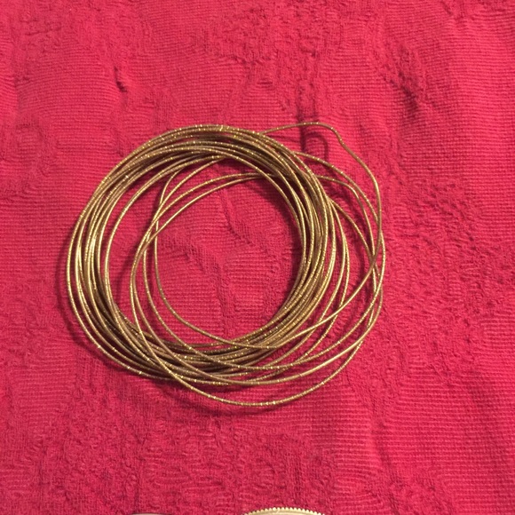 Bangles, bangles, bangles! - Picture 2 of 7